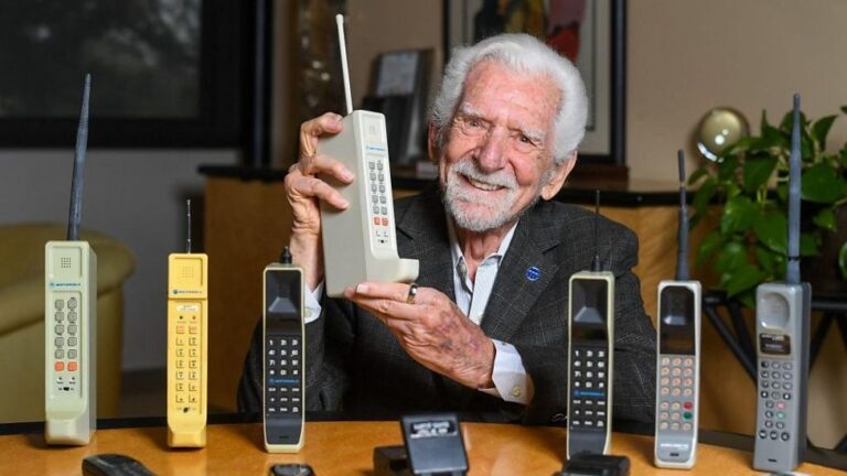 Mobile Phone Antenna Evolution: From Brick Phones to Structural Antennas
