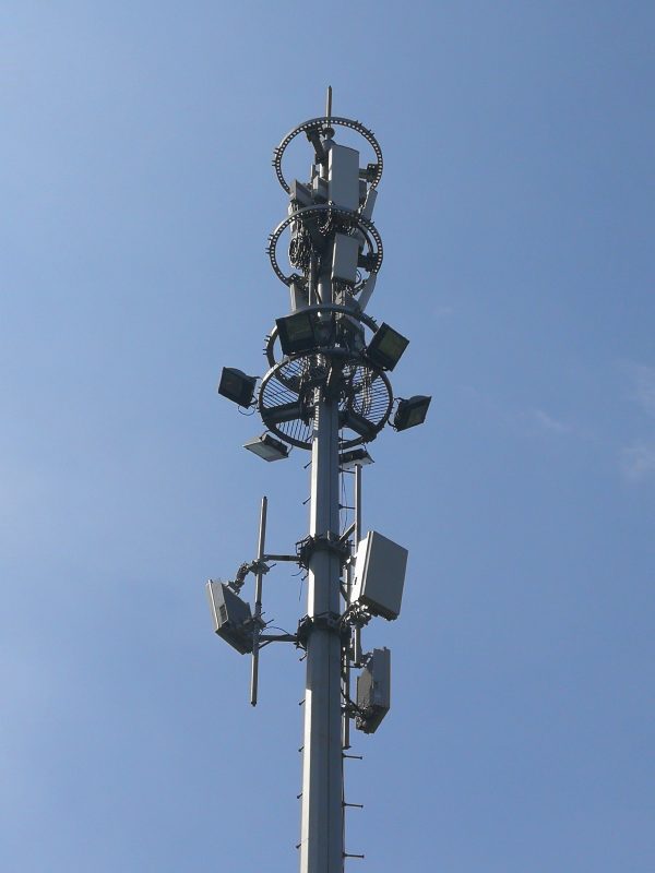 5G -ready slim base station antennas